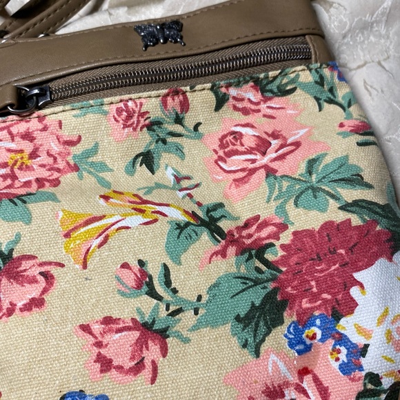 Small crossbody bag with flower pattern - Picture 2 of 3